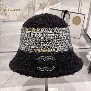 Stingy Rand Hoeden Merk Beanie Designer Motorkap Hoed Winter Emmer Hoeden Warme Muts Pet Heren Caps Dames Vrouwelijk Letter Gebreid Casual Jongen Meisje Wol Dames Hoofddeksels