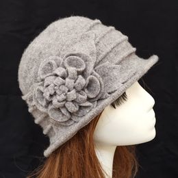 Chapeaux à bord avare Dome Fedora dames d'âge moyen chapeau de laine chapeaux de maman en automne et en hiver casquette chaude 230306