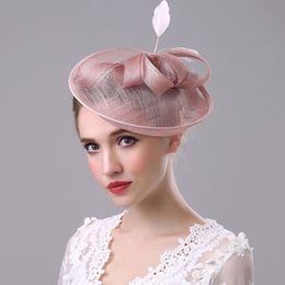 Stingy Brim Hats HT1773 Alta calidad Lady Fascinator Elegant Yarn Mesh Fedoras Vintage Hair Clips Wedding Hat Mujeres Fedora Hat Feather Party Hat 230603