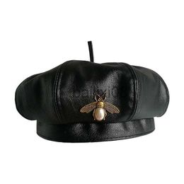 Cappelli a tesa avara Vintage Brand Bee Brand Fashion Blk Pu Berretto in pelle Berretto da donna Berretto da donna Berretto da donna Berretto da ragazza per la primavera e l'autunno J230802