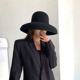 Gierige rand hoeden vintage hepburn -stijl luxe hoed fedora winter warm 100% wollen catwalk model aangepaste vrijetijdsblaasje black cap vrouwen o184l