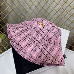 Chapeaux à bords avares Chapeau de seau de créateur pour femmes Chapeaux de seaux Patchwork Alphabet arc-en-ciel pour hommes