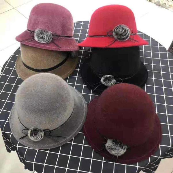 Stingy Brim Sombreros Mujeres Sombrero de invierno Furball Dome Elegante Ladies Bowler Jazz Warm Casual Cap Otoño Adulto Mujer Moda Color sólido engrosado