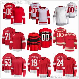 Gestikte hockeyshirts 71 Dylan Larkin 53 Moritz Seider 24 Klim Kostin 23 Lucas Raymond 35 Ville Husso 41 Shayne Gostisbehere 57 David Perron 27 Michael Rasmussen