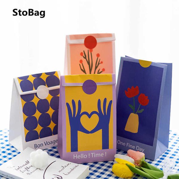 StoBag 12 unids / lote Bolsas de papel de almacenamiento hechas a mano Navidad Boda Cumpleaños Bbay Ducha Regalo Dulces Galletas Embalaje de alimentos Decoración 210602