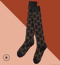 bas Designer Mens Womens Chaussettes bas de laine haute qualité senior rues confortable genou jambe chaussette