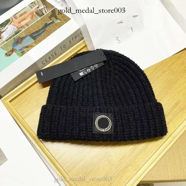 Stone Designer Knit Cap Europe et États-Unis Hot Hat Matériau en coton Coupe-vent Chaud Taille moyenne Emballage de boîte-cadeau en option 638 579