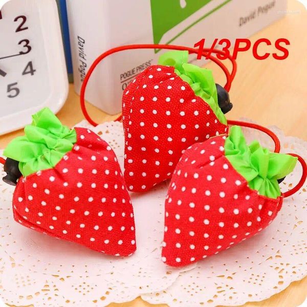 Sacs de rangement 1/3pcs mignon grande fraise portable shopping sac fourre-tout de voyage respectueux de l'environnement pliant réutilisable nylon légumes fruits sac à main