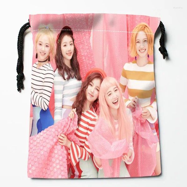 Bolsas de almacenamiento Llegada Elris Kpop Star Drawstring Print 18x22cm Satinada de tela de satén Resumen zapatos de mochila 0519