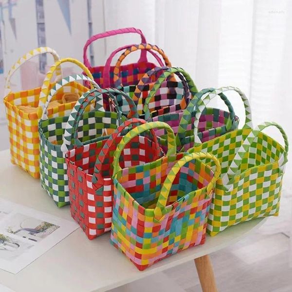 Bolsas de almacenamiento Lindo bolso colorido Niños Regalo de mano Tejido Playa Bolso de plástico Bolso hecho a mano Cesta de nylon Compras