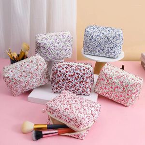 Sacs de rangement Floral Ins Style Sac de maquillage octogonal Femmes Filles Cosmétique Portable Voyage Zipper Pouch Wash Kit de toilette