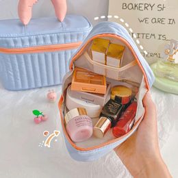 Opbergzakken Ladys Leuke Draagbare Toilettas Mode Vrouwen Reizen Wassen Cosmetische Pouch Candy Beauty Make-up Organizer Accessoires