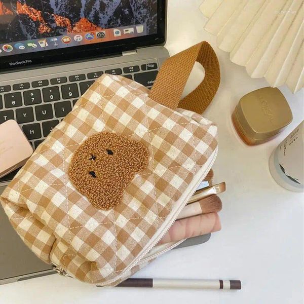 Sacs de rangement Pochette de maquillage Sac en treillis en damier Portable Ménage 2024 Étui Mignon Ours Stylo Boîte Cosmétique Multifonctionnelle