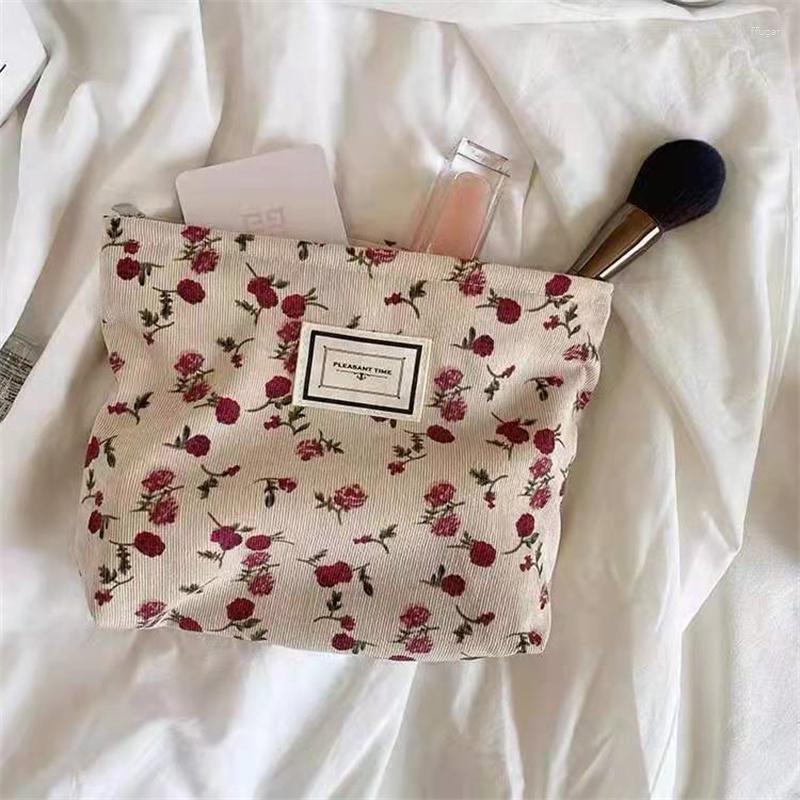 Sacos de armazenamento portátil feminino bolsa de lavagem de viagem com zíper feminino ins veludo cotelê flor rosa bolsa de maquiagem organizador de cosméticos estojo de beleza