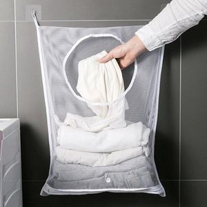 Sacs de rangement à linge pratiques Mur en maille monté grande capacité permet d'économiser un panier de porte d'espace pour les vêtements sales blancs