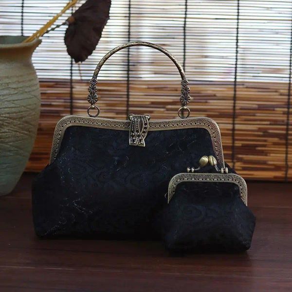 Bolsas de almacenamiento Brocade de seda Forgado Bolso retro Bolso de oro Bolsa de oro para mujeres de edad avanzada para el año chino