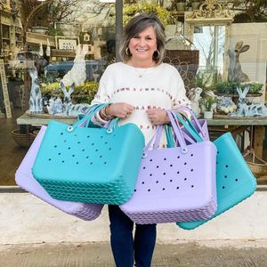 Bolsas de almacenamiento Impermeable Bogg Bolsa de playa Sólido Organizador Perforado Cesta Verano Parque Acuático Bolsos Grandes Regalos de stock para mujeres