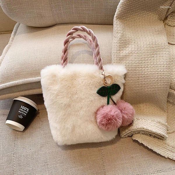 Sacs de rangement blanc moelleux pour femmes 2024 Chaîne en peluche sac fourre-tout doux à fourrure de luxe de luxe sac à main