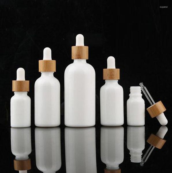 Botellas de almacenamiento 10ml 15ml 30ml Botella cuentagotas de aceite esencial blanco Contenedor de embalaje de pipeta de vidrio cosmético con tapa de tapa de bambú de grano de madera