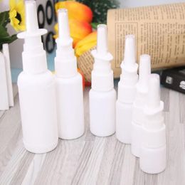Bouteilles de rangement 10pcs blancs vide en plastique vide vide de pulvérisation nasale de pompe nasale rechargeable conception pour emballage portable