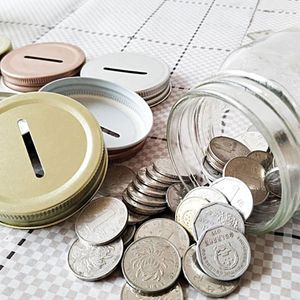 Bouteilles de stockage 20 PCS Mason Piggy Bank Lid Coin Slot Slot Placs Wake Up Jars Cover Feltroping Canning Covers Praval Tinplate Accessoires Enfant