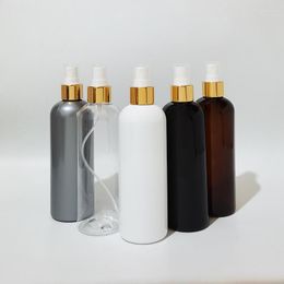 Bouteilles de stockage 20pcs 300ML Bouteille de pulvérisation en plastique blanc / noir avec pulvérisateur de brouillard en métal doré / argenté 10 oz PET Container Emballage cosmétique