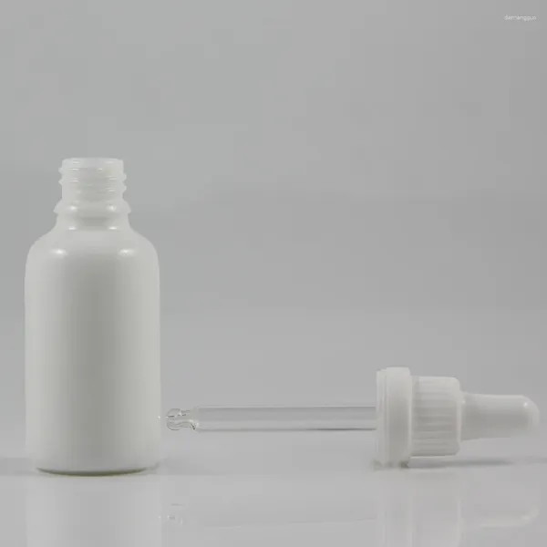 Bouteilles de rangement 30 ml de bouteille cosmétique Opal White Glass Dropper pour l'emballage de fondation liquide