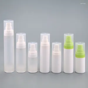 Bouteilles de stockage 30pcs 15ml 30ml 50ml vide en plastique cosmétique bouteille sans air pompe de traitement voyage vide porte-crème pour le visage emballage