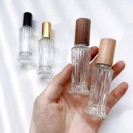 Botellas de almacenamiento 3 ml 5 ml 10 ml 20 ml 30 ml 50 ml Botella de spray de vidrio transparente cuadrado Viales de muestra Atomizador de perfume portátil Tapa negra dorada plateada