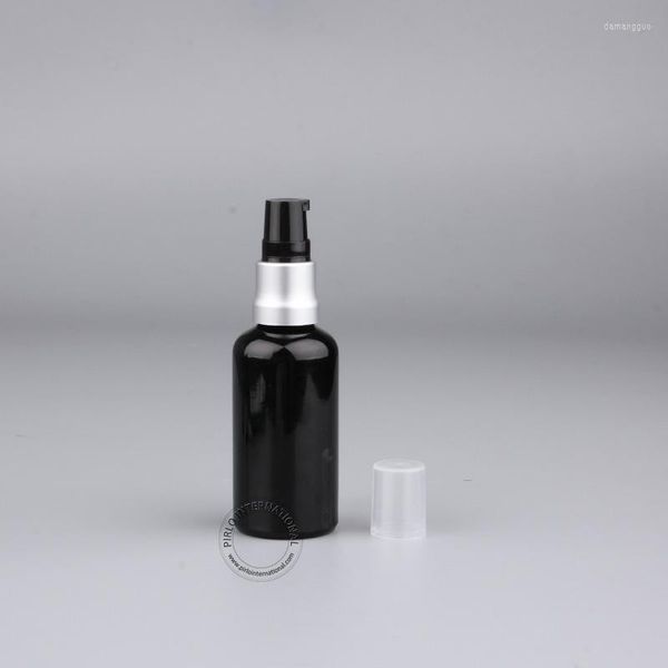 Botellas de almacenamiento 5 X 50 ml / 50 cc Loción de botella de aceite esencial negro de alta calidad con embalaje de bomba de aluminio / plástico