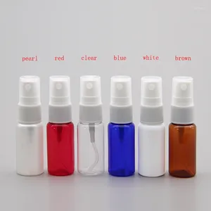 Bouteilles de rangement 50pcs 15 ml vide mini-parfum transparent perfume bouteille de pulvérisation plastique transparent avec un récipient de pompe pulvérisateur de brume