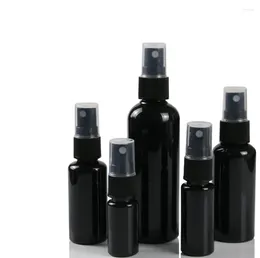 Bouteilles de stockage 50 pièces 30 ml 50 ml 100 ml vaporisateur en plastique noir hommes pulvérisateur vide parfum Masculino Lotion conteneurs cosmétiques