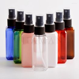 Botellas de almacenamiento 50 piezas 50 ml de plástico recargable vacío para envasado de viaje Botella de spray de perfume de mascota de color pequeño recipiente de tamaño pequeño