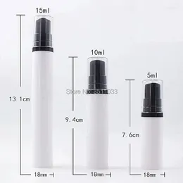 Bouteilles de rangement 50pcs 5 ml 10 ml 15 ml Mini bouteille de pompe noire sans air blanche Cosmétique pour l'échantillon de fondation de la crème d'émulsion