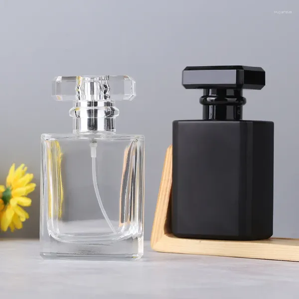 Botellas de almacenamiento 50 piezas/lote 50 ml de perfume negro transparente Glass Spray Mist Botella Dipenser Atomizador