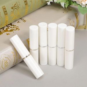 Bouteilles de stockage 6 pièces 28g femmes vides tubes de baume à lèvres en plastique récipient de brillant simple pour dames et filles (3 doré 3 argent)