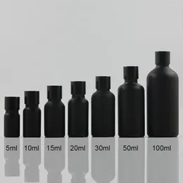 Opslagflessen China Leveranciers 10 ml Mat Black Dropper Glass Bottle voor essentiële olie -navulbaar