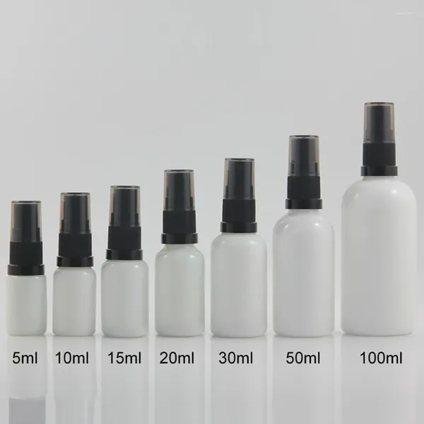 Bouteilles de rangement vide vide la bouteille cosmétique de 15 ml de verre fabricant blanc avec une pompe à parfum noir