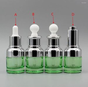 Bouteilles de rangement bouteille de gouttes en verre vert 20 ml vide beau récipient d'huile à vendre