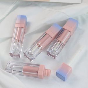 Bouteilles de stockage de haute qualité Logo personnalisé en gros faites votre propre marque de maquillage 5 ml tube de brillant à lèvres vide bricolage conteneur de brillant à lèvres