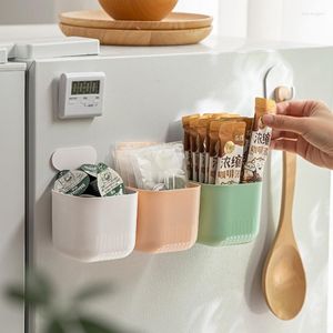 Opslagflessen Japan magnetische koelkastkast Keuken Kleine items Kleine plankmand Niet-geperforeerde hangende zuigsteen