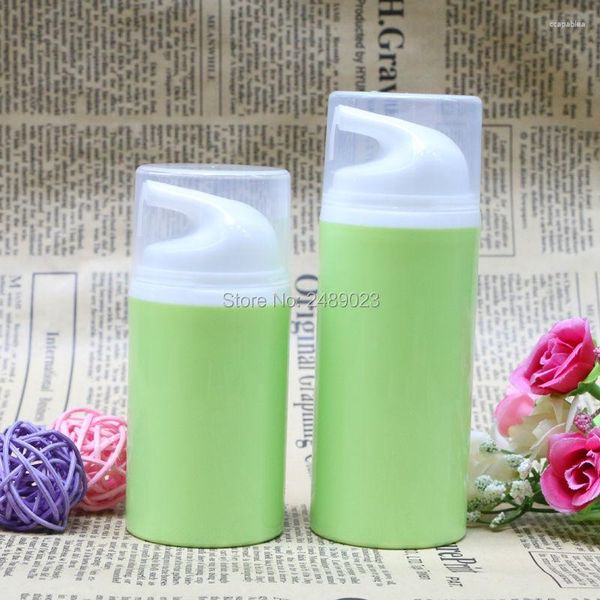 Botellas de almacenamiento Herramientas de maquillaje Botella de bomba de esencia verde Cabeza blanca Plástico Sin aire para loción Champú Baño Empaquetado cosmético 100 Unids / lote