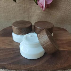 Bouteilles de rangement outils de soins de la peau 15g 50g pot en verre en porcelaine blanche avec couvercle de bambou en bois foncé emballage cosmétique de luxe crème pour le visage vide