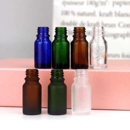 Botellas de almacenamiento punto 50 piezas al por mayor 10 ml de botella de vidrio verde transparente botella cosmética azul esencial contenedor de envasado de aceite esencial