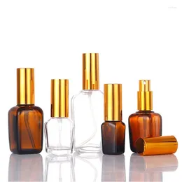Botellas de almacenamiento Square Amber Glass Spray Bottle Clear Fine Fine Essential Oil Packaging 10-100ml Bomba de loción de emulsión 30 piezas
