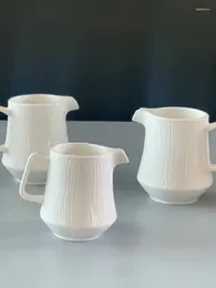 Bouteilles de stockage Pot à lait rayé avec bec de petite capacité et poignée en céramique café dédié maison de thé Restaurant