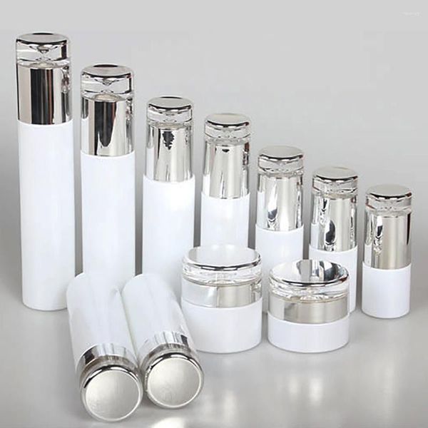 Bouteilles de rangement en gros de 50 g de verre bouteille de voyage bouteille de voyage de récipient à crème blanche perle emballage avec argent et capuchon en argent brillant et doré