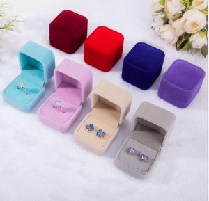 Cajas de almacenamiento Caja de joyería de terciopelo clásica 5,5x5x4,3 cm Cajas de embalaje de joyería para pendientes de anillo al por mayor