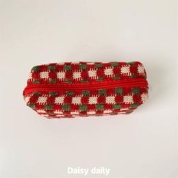 Boîtes de rangement coréen INS Retro Christmas Plaid en tricot Portable Sac cosmétique de grande capacité Étui au crayon de toilette mignon