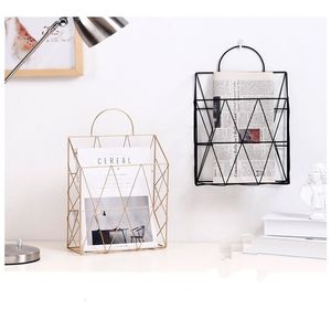 Supports de stockage Racks 1PC Rack Net Fer Bureau Magazine papier Organisateur Titulaire Nordique En Métal Panier De Mode Tenture Murale 230307